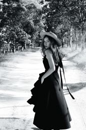 Alycia Debnam-Carey - Photoshoot for Vogue Australia June 2016