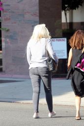 Amanda Bynes - Leaving Glam Hair Salon in West Hollywood 7/28/2016 