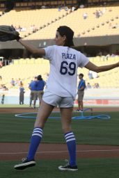 Aubrey Plaza - Throwing Out the First Pitch at the LA Dodgers Baseball Game 7/1/2016