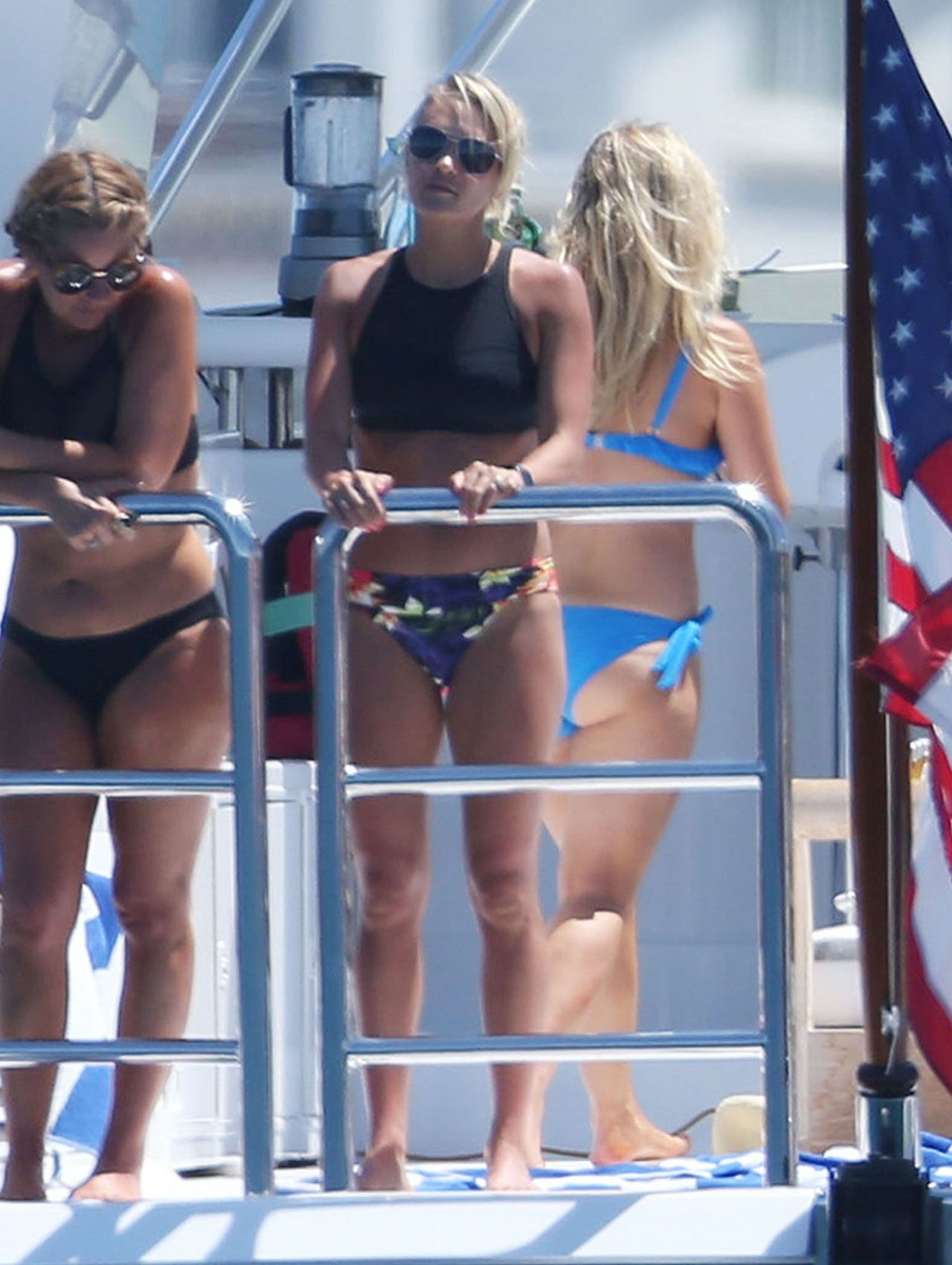Carrie Underwood Bikini Candids - Cabo San Lucas, Mexico 7/7/2016