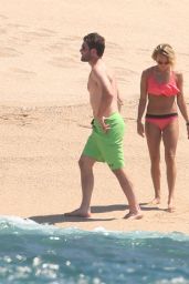 Carrie Underwood in Bikini - Cabo San Lucas 07/06/2016 