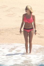 Carrie Underwood in Bikini - Cabo San Lucas 07/06/2016 