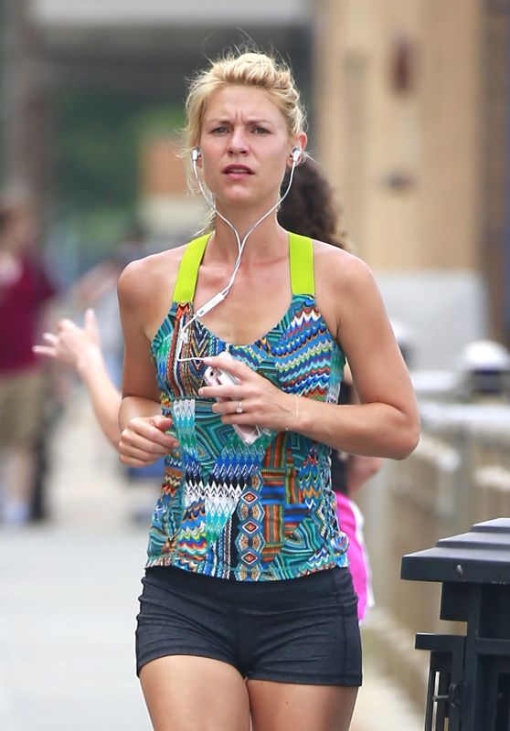 Claire Danes - Jogging Around New York, July 2016