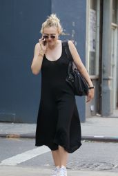 Dakota Fanning Street Style - SoHo in New York City, 07/19/2016