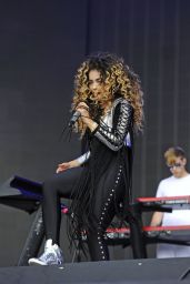 Ella Eyre Performing at British Summertime in Hyde Park in London, July 2016
