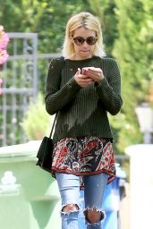 Emma Roberts in RIpped Jeans - Beverly Hills, 07/06/2016 