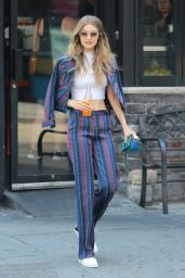 Gigi Hadid - Out in NYC 7/25/2016
