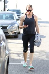 Jennifer Garner in Black Leggings - Out in Beverly Hills, 7/9/2016