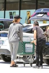 Jessica Alba Street Style - Grocery Shopping in Malibu, July 2016