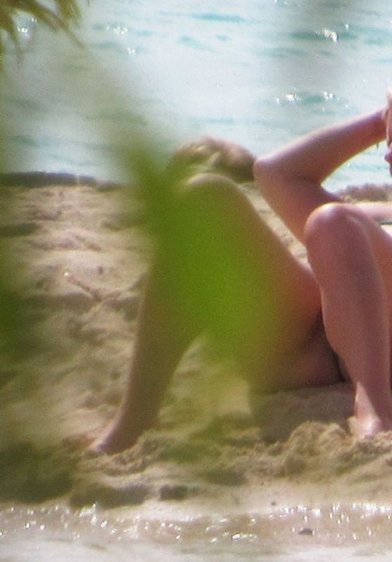 Jessica Simpson Bikini Candids - French Polynesia 7/10/2016 