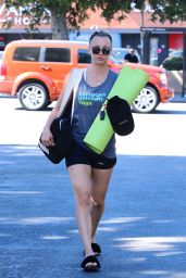 Kaley Cuoco Goes to a Yoga Class in Los angeles 07/07/2016 