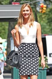 Karlie Kloss Chic Outfit - New York City 7/13/2016 