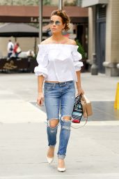 Kate Beckinsale is Cute in Ripped Jeans - New York City, July 2016 