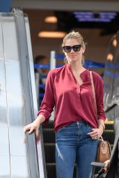 Kate Upton - Arriving into LAX Airport in Los Angeles 7/15/2016