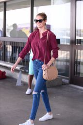 Kate Upton - Arriving into LAX Airport in Los Angeles 7/15/2016