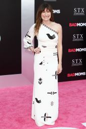 Kathryn Hahn – ‘Bad Moms’ Premiere in Los Angeles