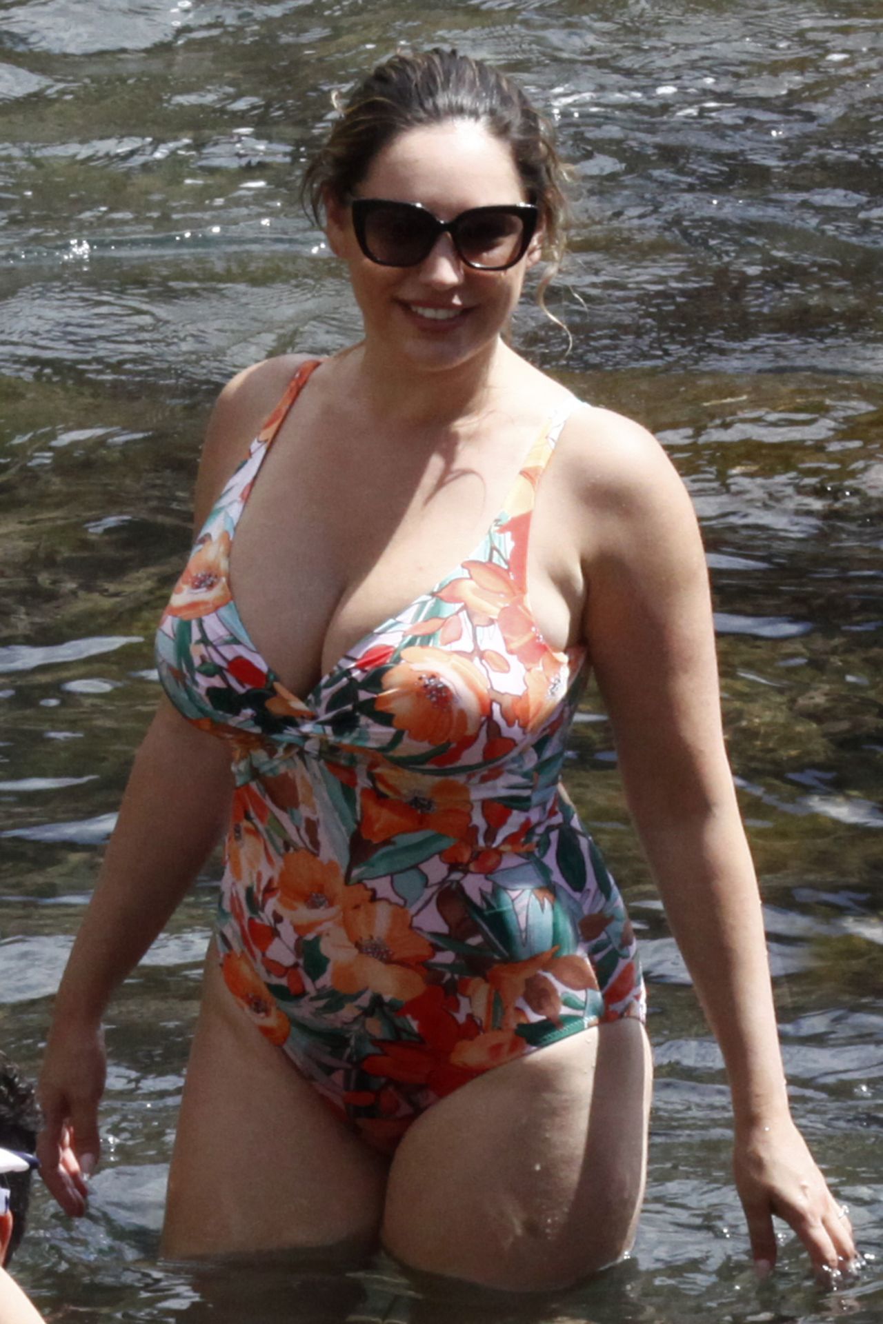 Kelly Brook in a Swimsuit - Boat Trip in Ischia 7/16/20161280 x 1920
