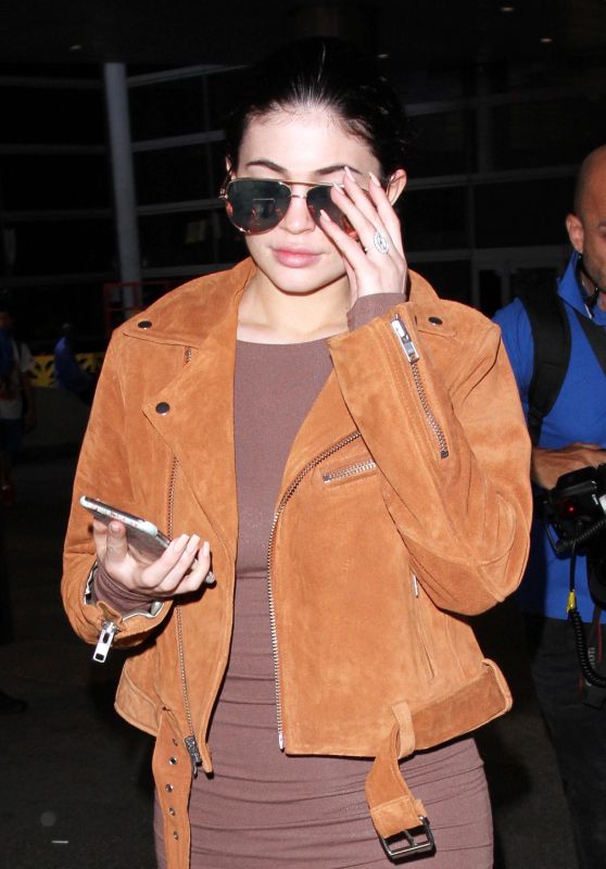 Kylie Jenner at LAX Airport in Los Angeles, July 2016 • CelebMafia
