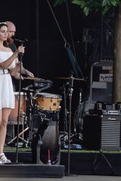 Lana Del Rey Performs at Festival Les Vieilles Charrues in Carhaix, France 7/17/2016