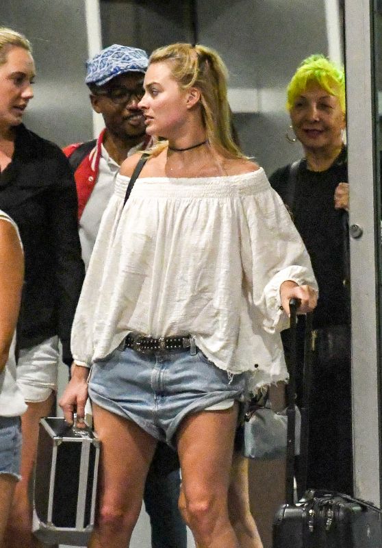 Margot Robbie - Arriving in Miami, FL 7/24/2016