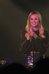 Olivia Holt at the Roxy Theatre in Los Angeles 7/20/2016 