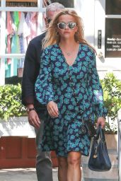 Reese Witherspoon at Country Mart in Brentwood 7/29/2016 