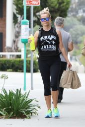 Reese Witherspoon in Leggings - Los Angeles, 07/07/2016 