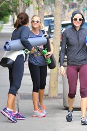 Reese Witherspoon & Naomi Watts  in Leggings - Leaving a Yoga Class in LA 7/12/2016