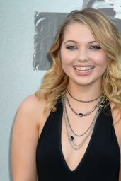 Sammi Hanratty – ‘Lights Out’ Premiere in Los Angeles, CA 7/19/2016