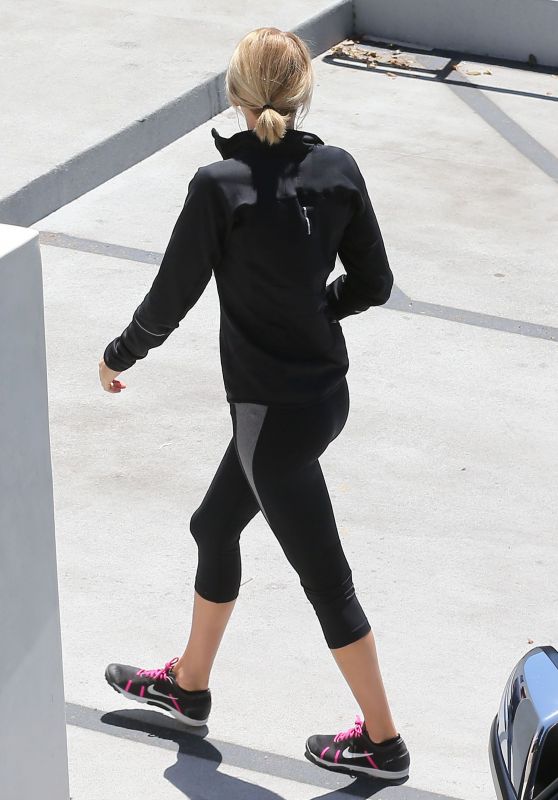 Taylor Swift at a Gym in Hollywood, CA 07/27/2016