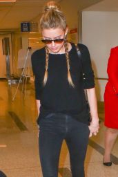 Amber Heard Travel Outfit - LAX 8/12/2016 