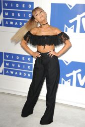 Ariana Grande – MTV Video Music Awards 2016 in New York City 8/28/2016