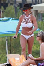 Britney Spears in Bikini - Hawaii 08/05/2016