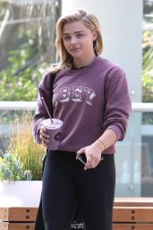 Chloe Moretz - Taking a Juice Break in West Hollywood, August 2016