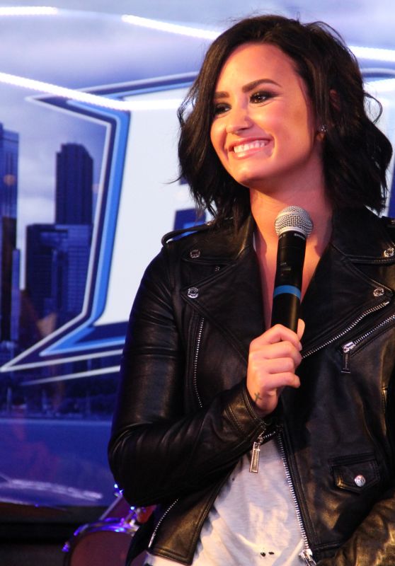 Demi Lovato - Interview With B96 Chicago in Chicago 8/2/2016