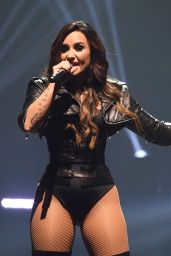 Demi Lovato - Performing in San Jose in California, August 2016