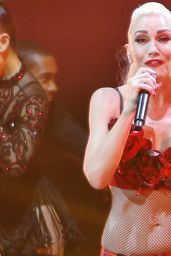 Gwen Stefani Performing in Vancouver 8/25/2016