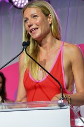 Gwyneth Paltrow at the Hamptons Paddle & Party For Pink, August 2016