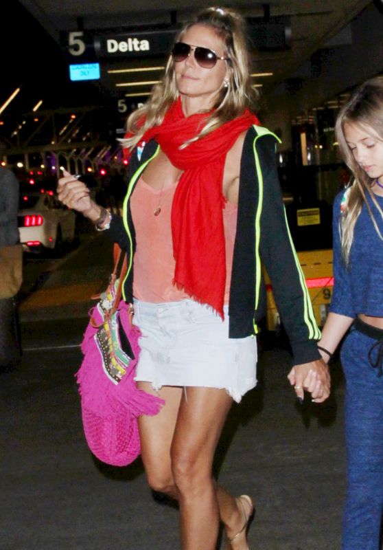Heidi Klum Travel Outfit - LAX 8/21/2016 