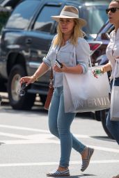 Hilary Duff - Shopping in New York City 8/12/2016 