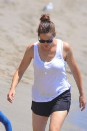 Jennifer Garner -  Beach in Malibu 8/3/2016