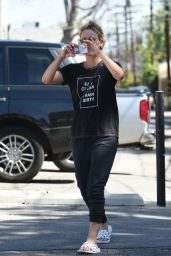 Kaley Cuoco Street Style - Out in LA 8/16/2016 