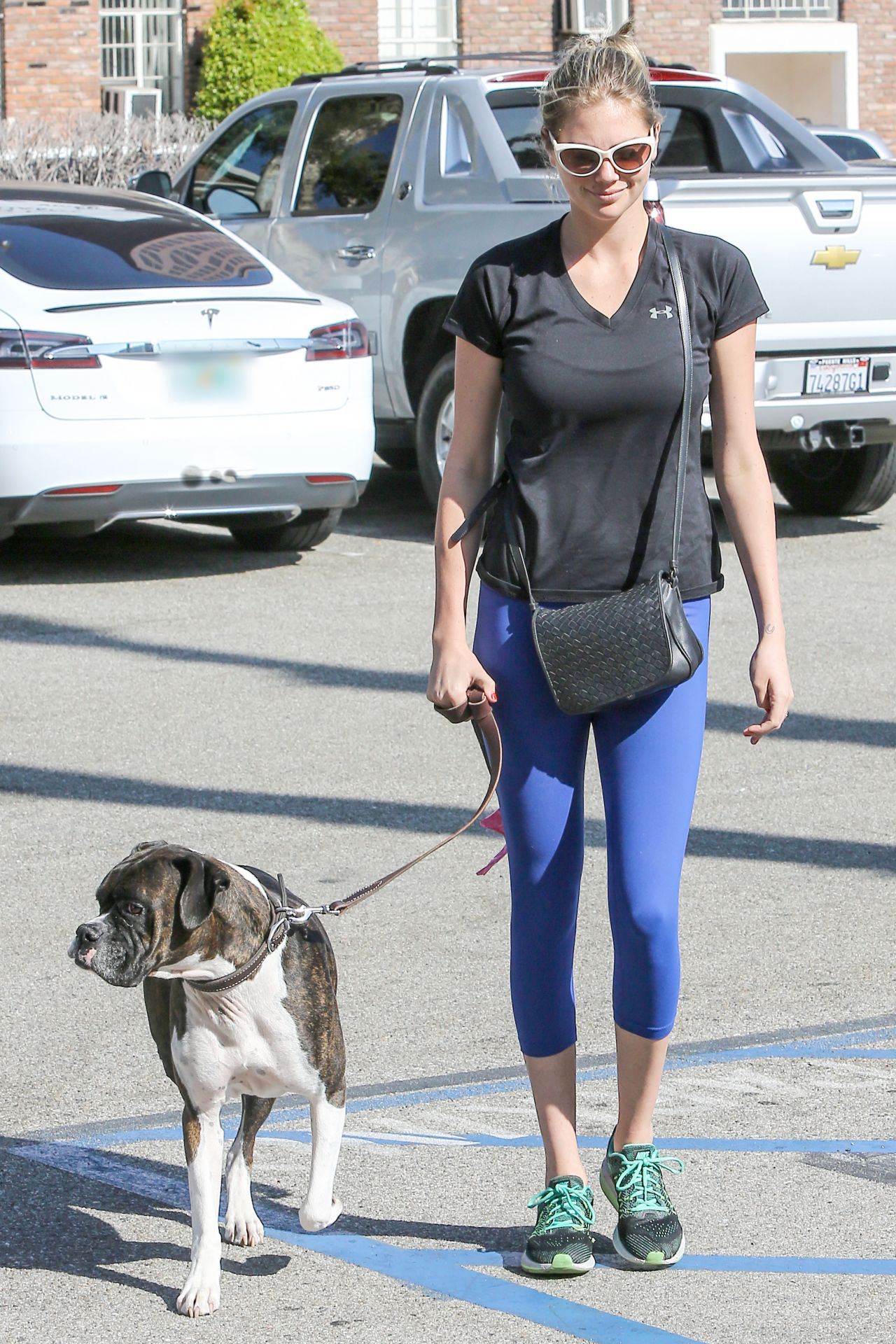 Kate Upton - Walking Her Dog in Beverly Hills 8/12/2016 • CelebMafia