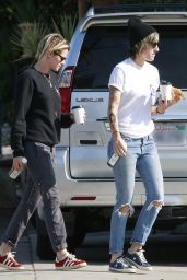 Kristen Stewart With Her Girlfriend in Los Feliz 8/20/2016 
