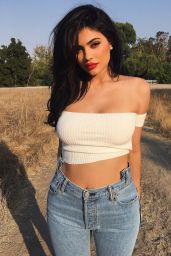 Kylie Jenner Social Media Pics, August 2016