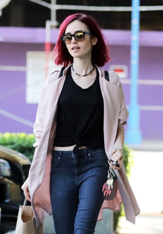 Lily Collins Casual Style - at Earthbar in West Hollywood 8/5/2016 