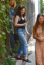 Lorde Visit Melrose Place to do Some Shopping at Marni 08/05/2016