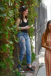 Lorde Visit Melrose Place to do Some Shopping at Marni 08/05/2016
