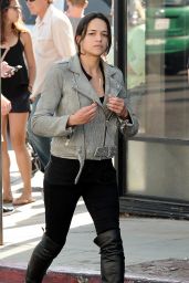 Michelle Rodriguez - Hangs Out Along Abbot Kinney Boulevard in Venice, Ca 8/28/2016
