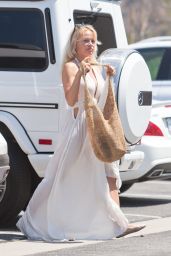 Pamela Anderson Out in Malibu 8/22/2016 